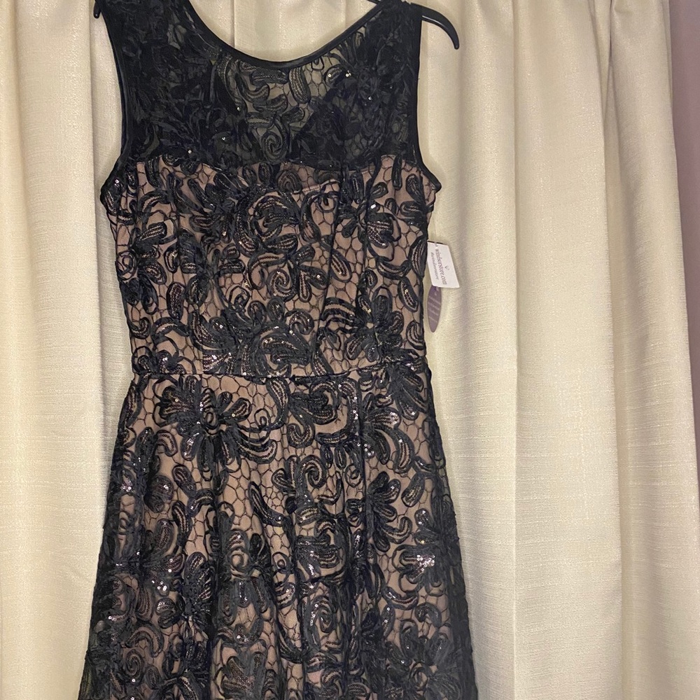 Lace sequin nude dress - Picture 3 of 3